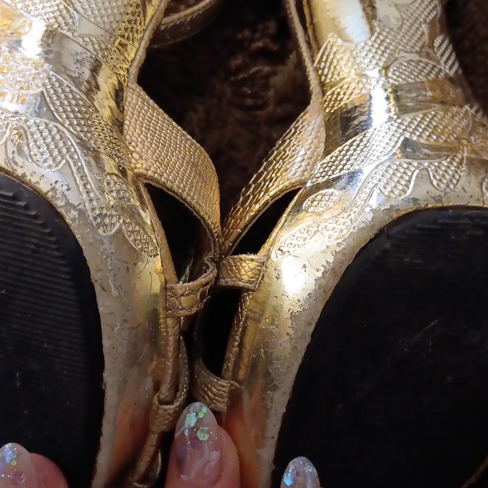 Shoes - Picture 5 of 10